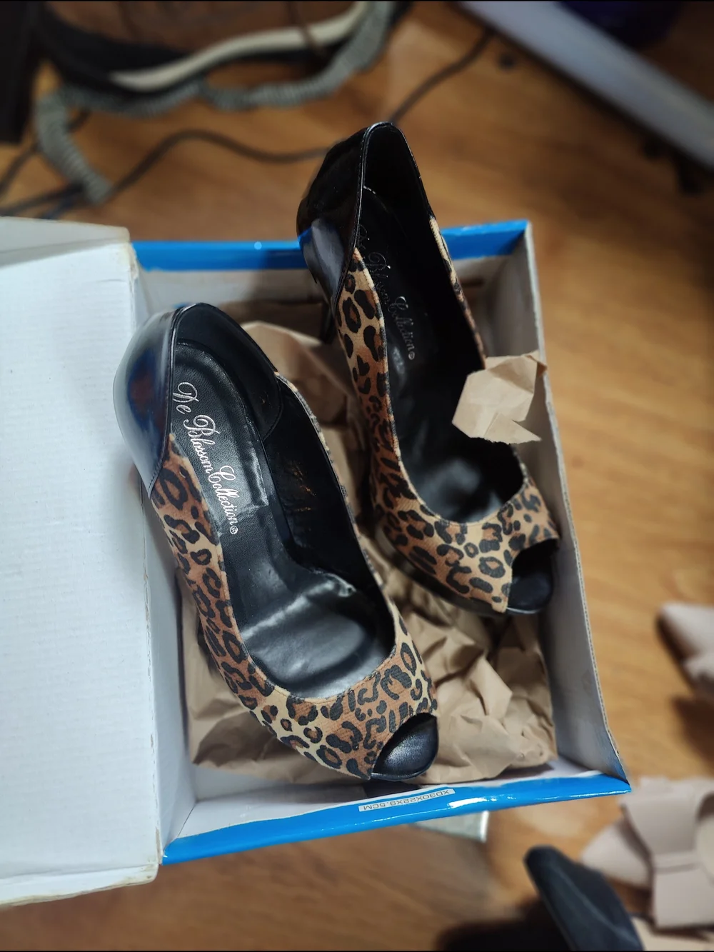 De Blossom Collection Leopard Print Peep-Toe Platform Heels - Tan & Black